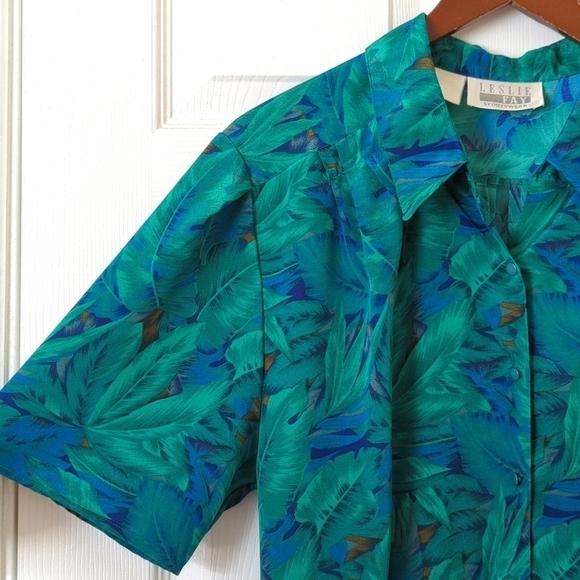 Leslie Fay 80's Vintage Banana Leaf Silky Short Sleeve Button Down Peplum Blouse - Picture 4 of 11